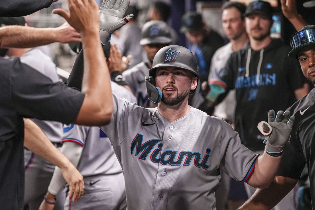 Facing uneven Brewers, Marlins out to continue home success