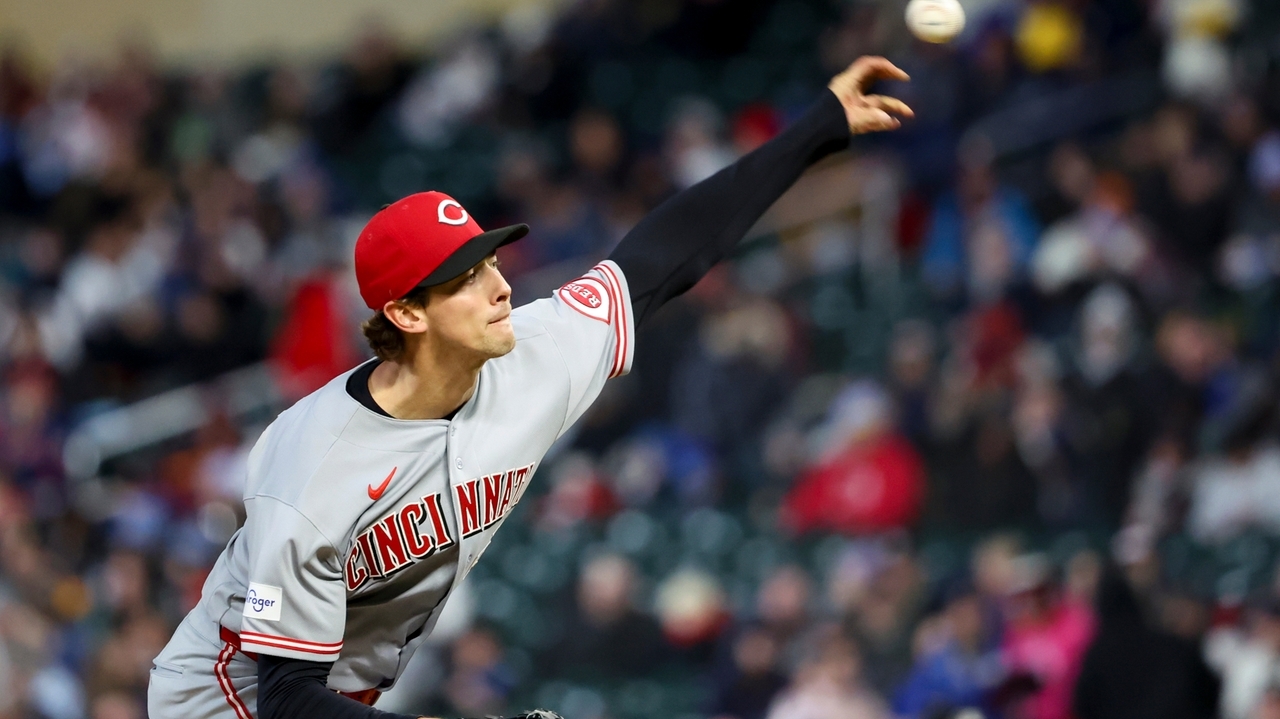 Suárez drives in 2 and Williamson pitches into the 6th as Reds beat Twins 2-1