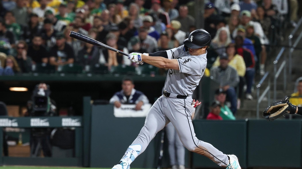Murakami hits first career grand slam and the White Sox beat the Athletics 9-2