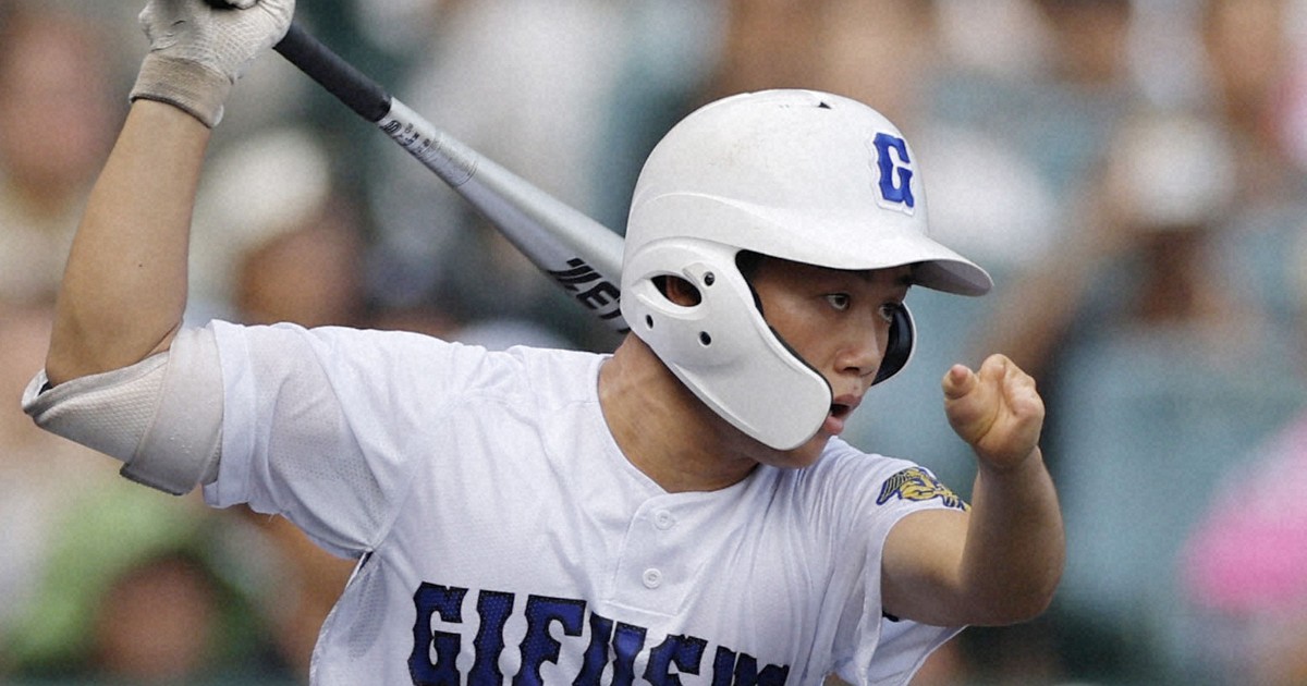 Baseball: Player without fingers takes step forward in university league