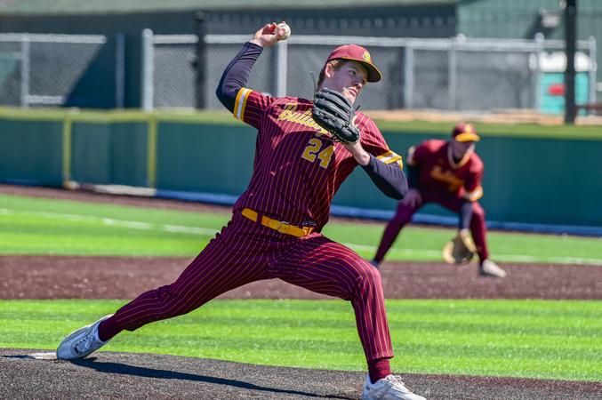 Baseball Bulldogs Split Doubleheader with Mary in Bismarck