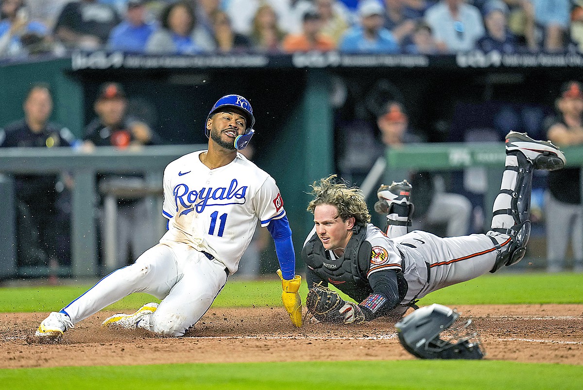 Royals snap skid with rally against Orioles