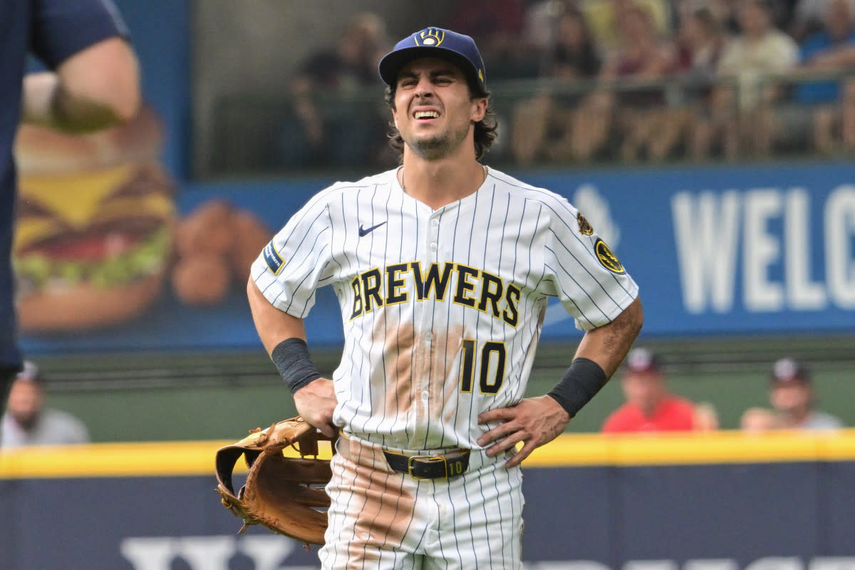 Milwaukee Brewers right fielder Sal Frelick (10)© Benny Sieu-Imagn Images
