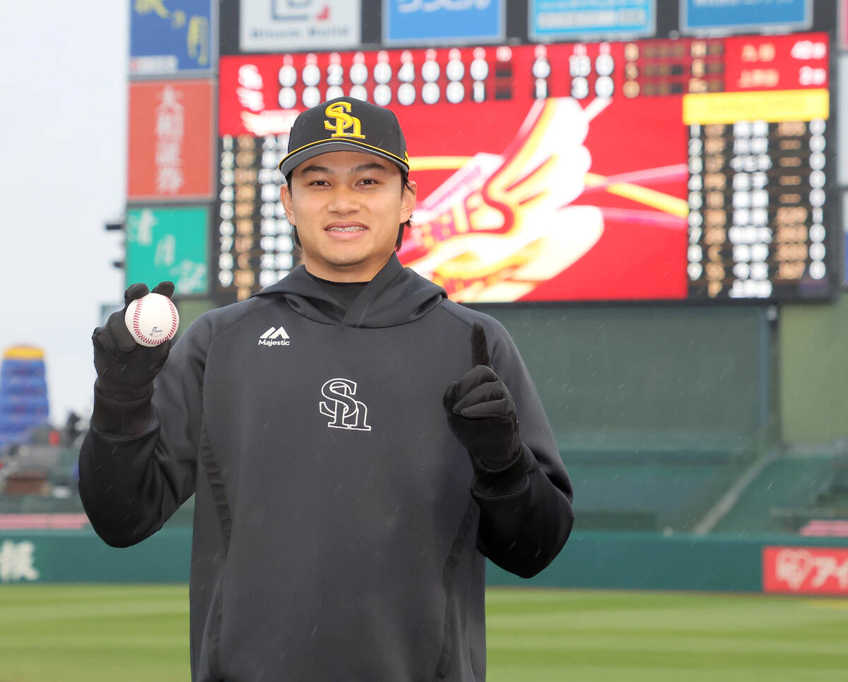 Hsu Jo-Hsi poses with a smile after her first win in Japan (Photo by Kento Yamazaki)