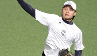 Hsu Jo-Hsi playing catch (Photo by Haruko Yoshimura)