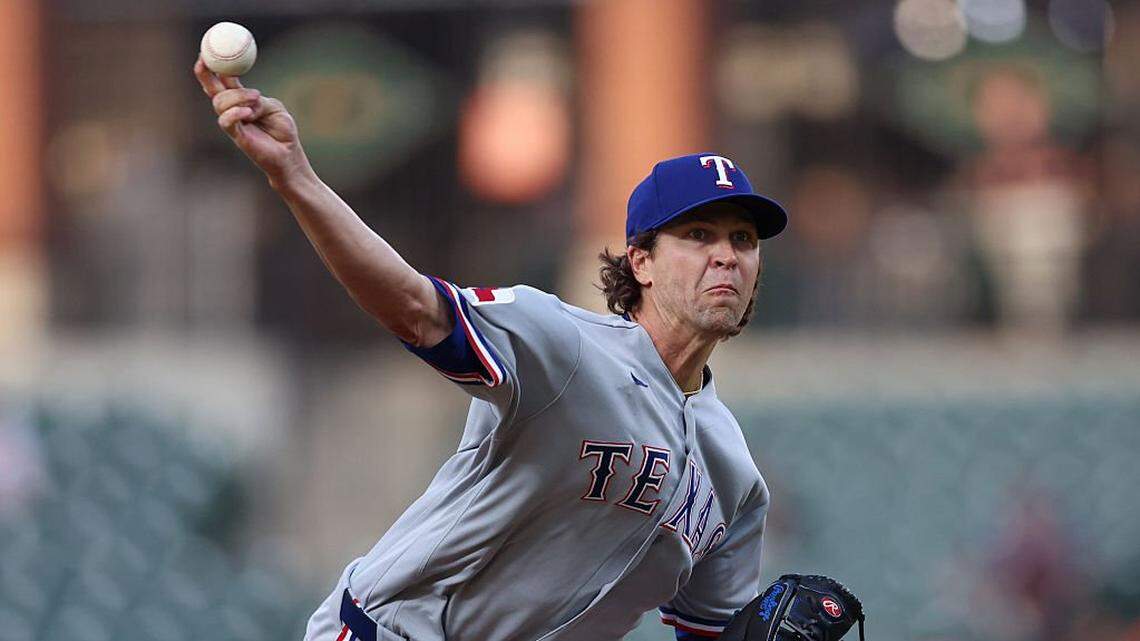 Jacob deGrom returns as Texas Rangers improve to 4-1