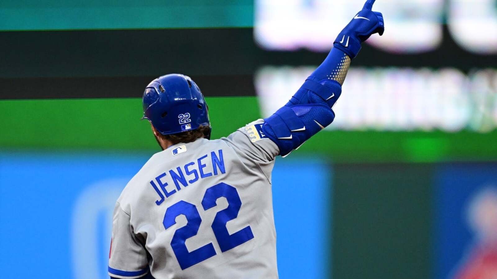 Runs in short supply for White Sox, Royals in series