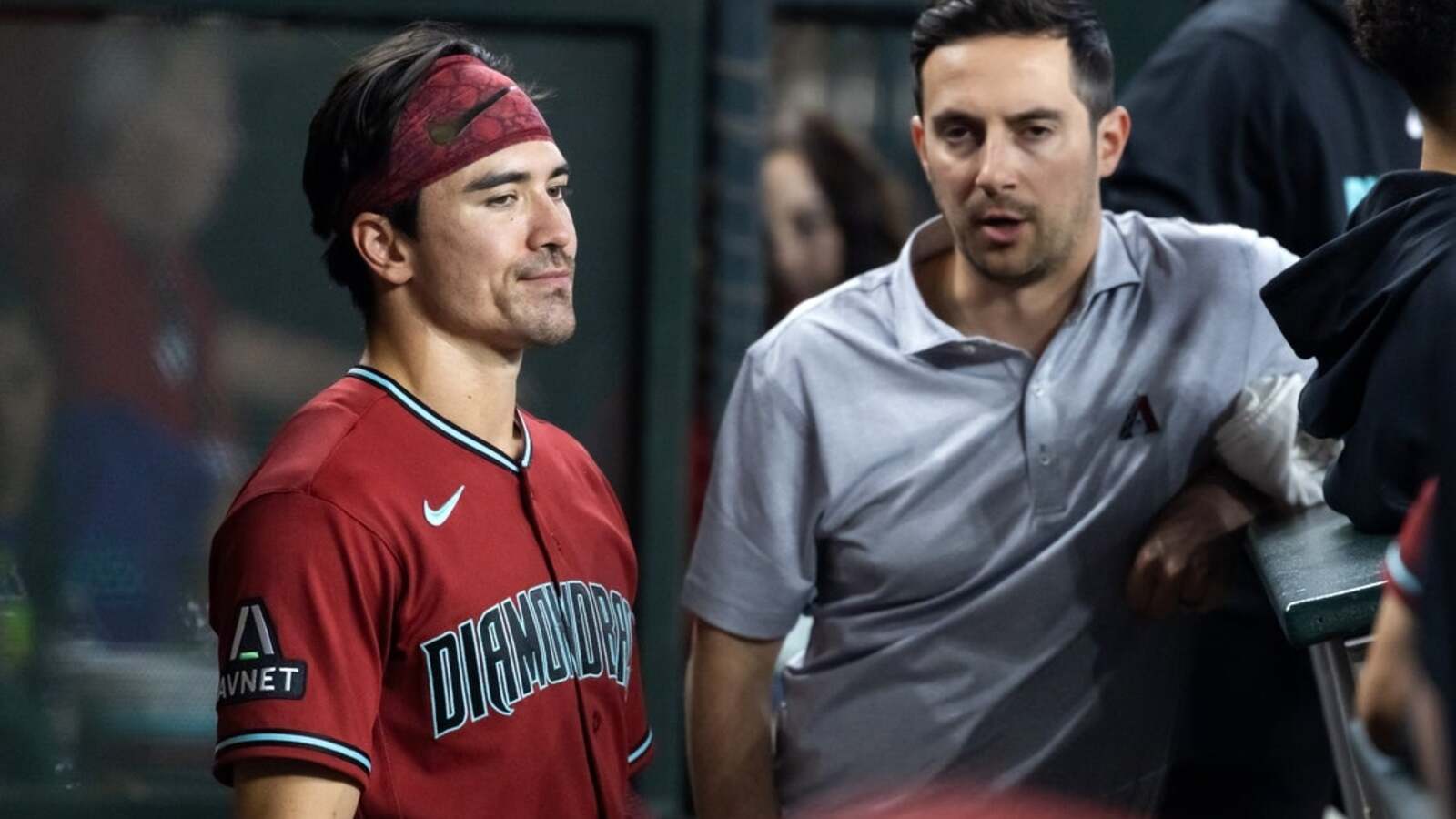 Diamondbacks OF Corbin Carroll (back) avoids scare after early exit