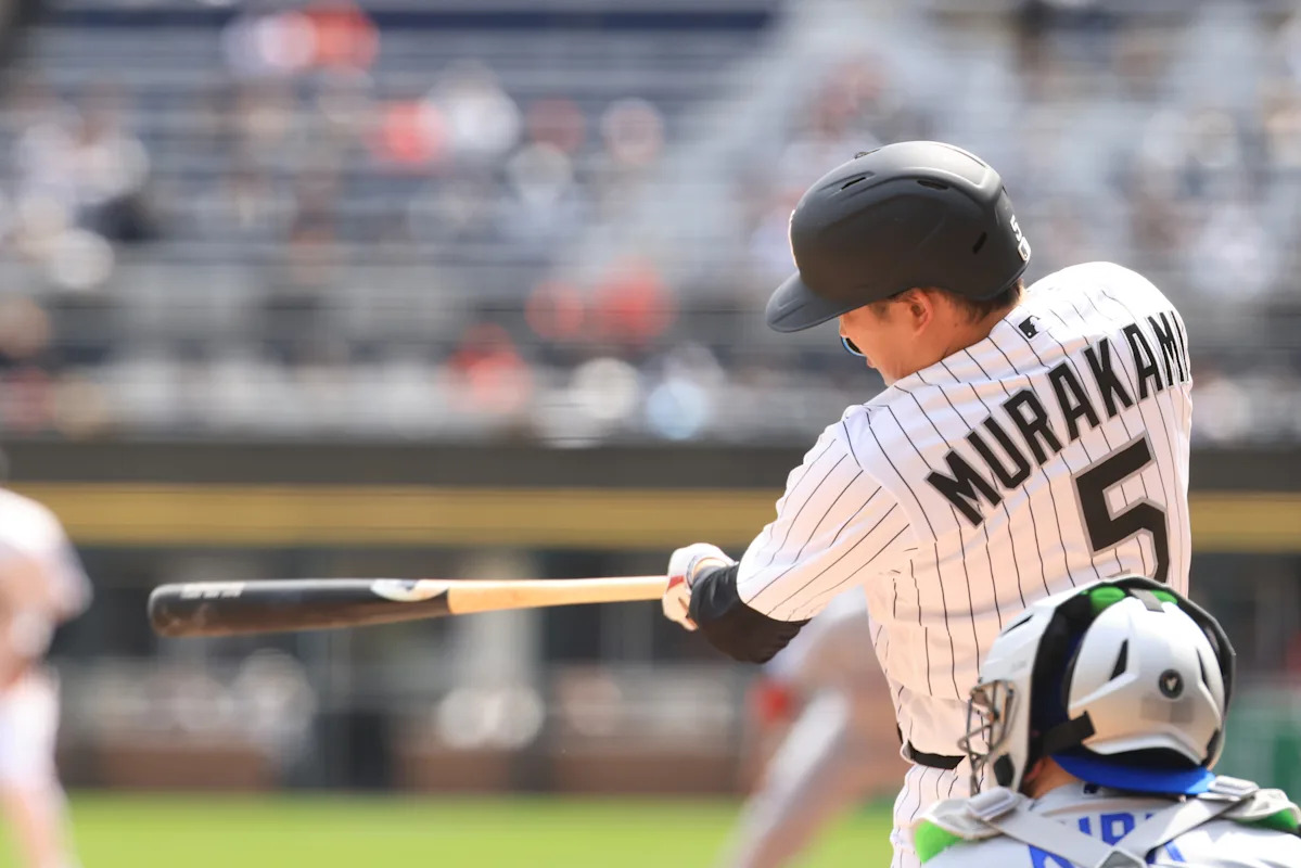 White Sox's Munetaka Murakami hits 4th HR in 1st 8 MLB games, besting Shohei Ohtani's record by Japanese player