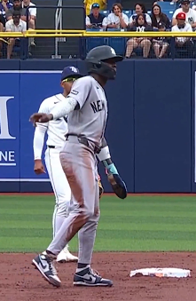 Jazz Chisholm appears to be tipping off pitch locations. JomboyMedia/X