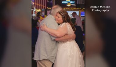 Pair of Chicago Cubs superfans tie the knot at Cubs bar on opening day