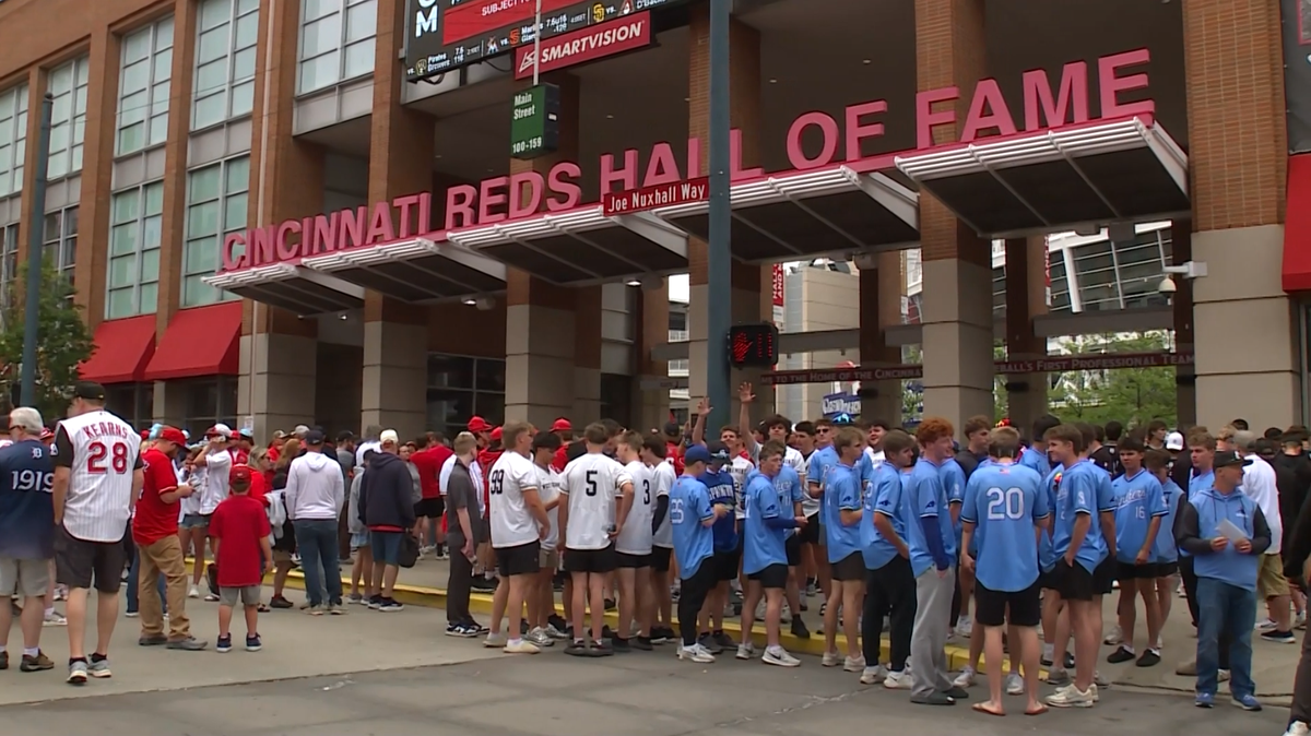 Reds team up with local high schools, fans to strike out hunger with 'Peanut Butter Jam' food drive