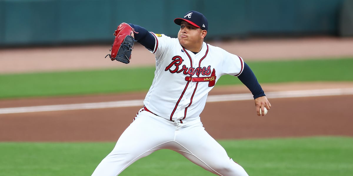 Braves keeping José Suarez, Pérez on roster through D-backs series