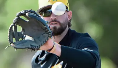 Pirates place infielder Jared Triolo (knee) on 10-day IL, recall outfielder Billy Cook