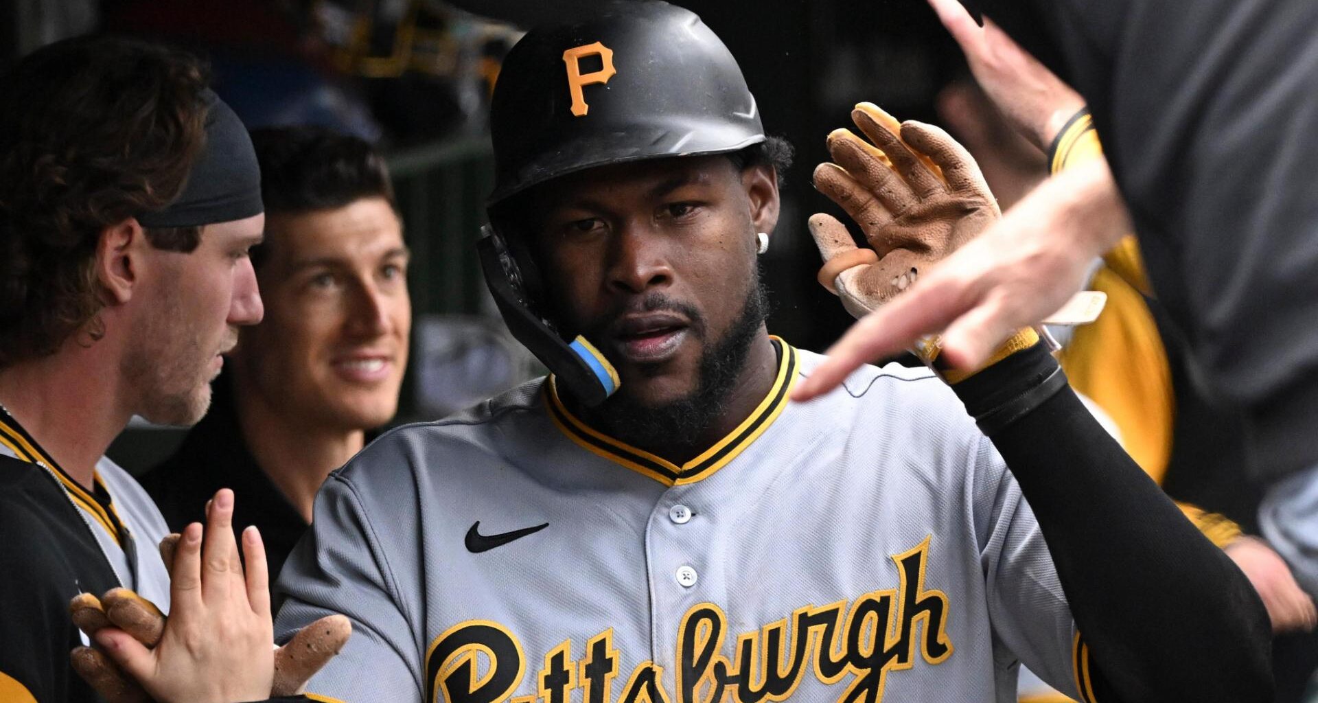 Ramírez escapes bases-loaded jams in 10, 11th inning, NL Central-leading Pirates beat Cubs 4-3