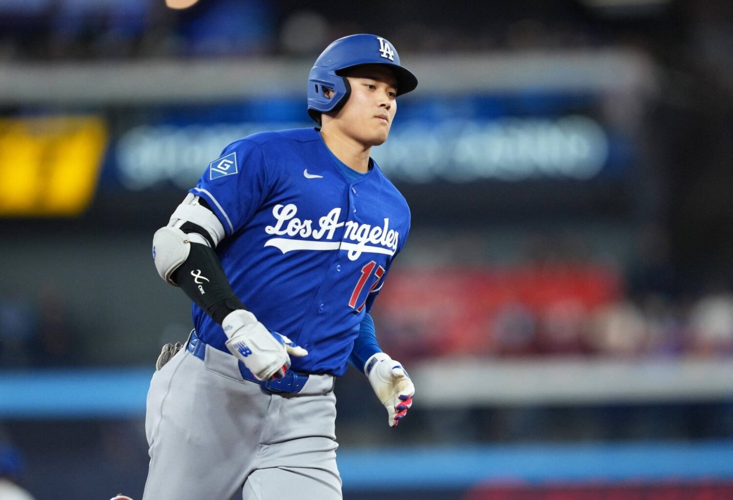 Dodgers crush Blue Jays 14-2 in World Series rematch