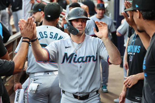 Marlins 3rd baseman Graham Pauley leaves game against Brewers with right oblique discomfort