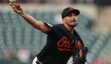 Orioles' RHP Zach Eflin leaves in the 4th inning with an apparent injury | Associated Press