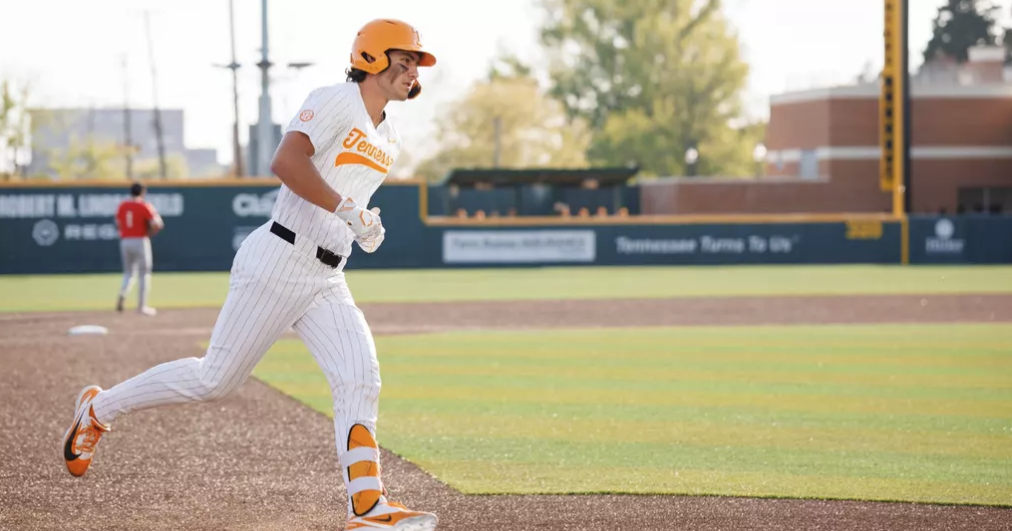 Bats come alive in 13-4 bounce back win for Tennessee | Local Sports