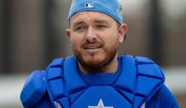 Blue Jays catcher Kirk to undergo surgery to repair thumb fracture | National Sports