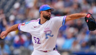 Royals beat White Sox 2-0 as Chicago's scoreless streak reaches 20 innings |