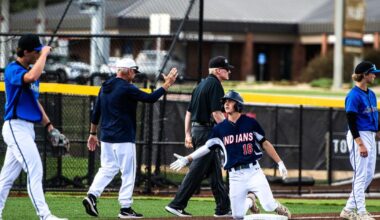 Manhattan baseball splits in CiCo Park debut | Sports