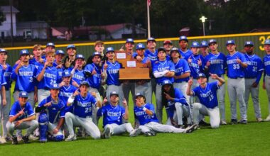 Hornets score 4 runs in 8th inning, beat Panthers in rivalry game | Sports