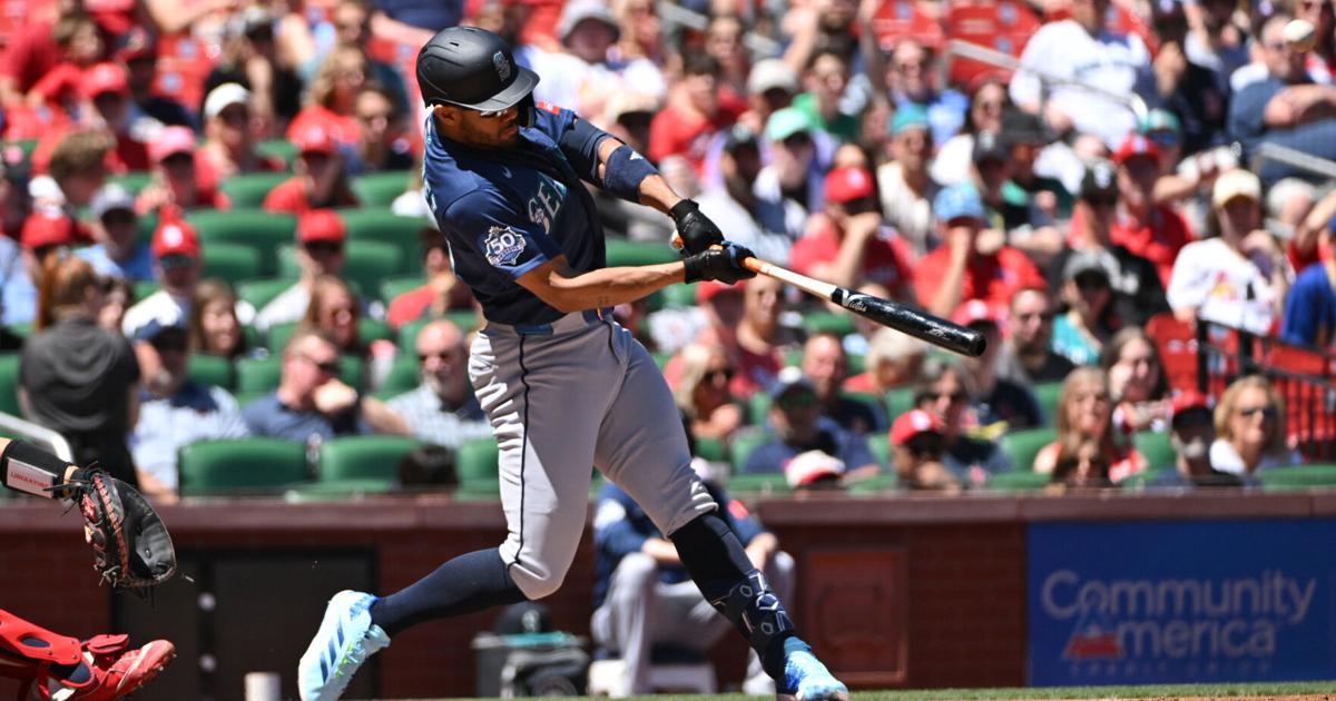 Mariners rally to win slugfest over Cardinals 11-9 | MLB