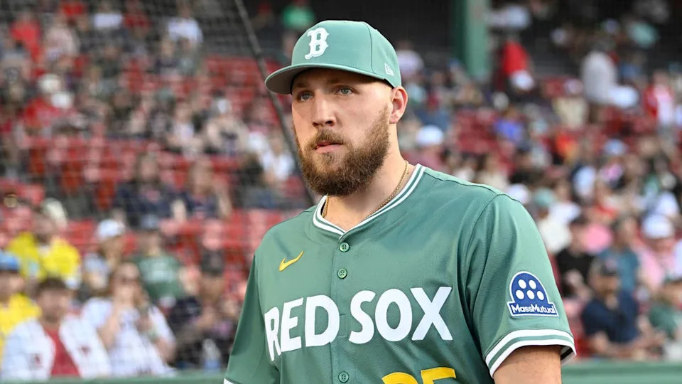 Boston Red Sox starting pitcher Garrett Crochet (35) looks on during a game.© Eric Canha-Imagn Images
