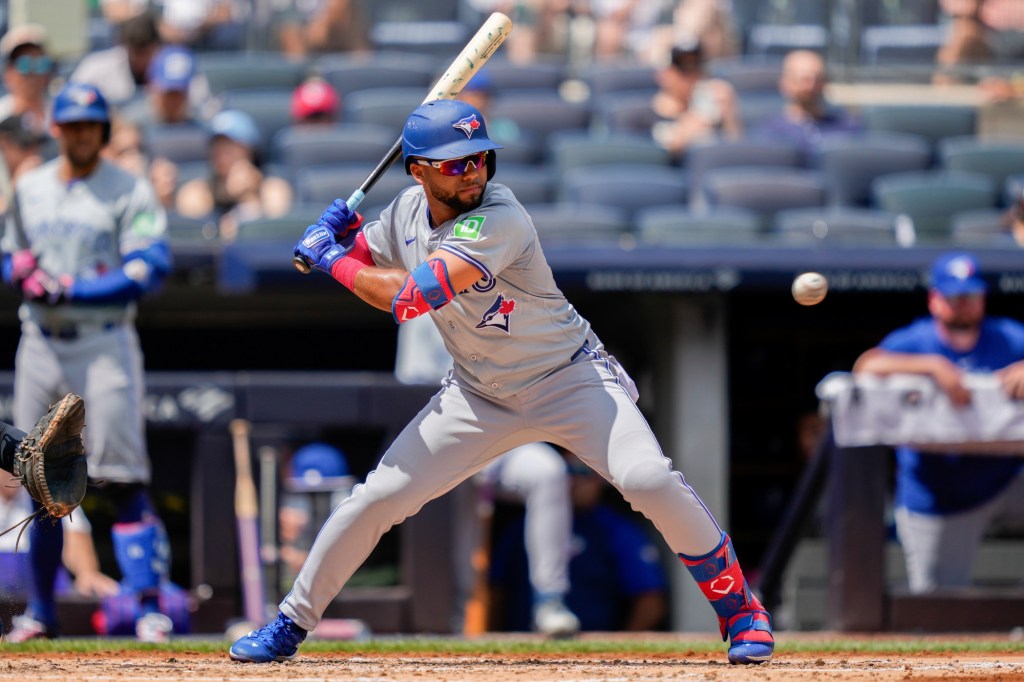 Phillies acquire outfielder Steward Berroa from Brewers