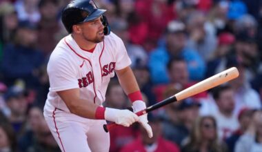 Red Sox newcomer fights off boos to end hitless streak in home opener