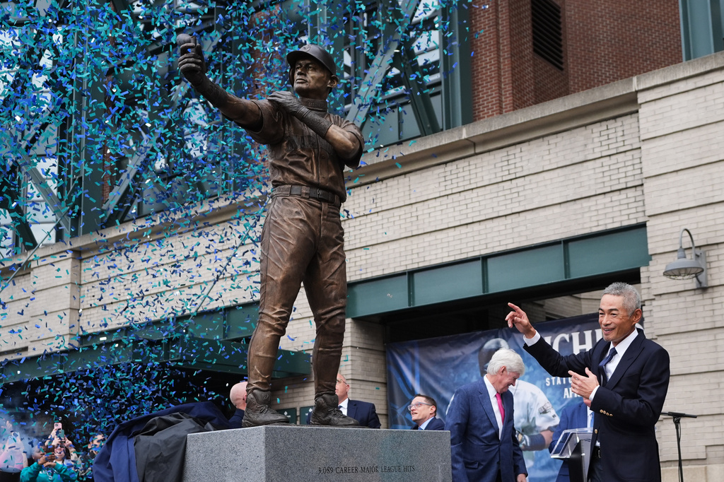 Northwest Sports Update: Ichiro’s statue mishap, M’s host rival Astros, Kraken snap skid, Ogwumike leaves Storm and more