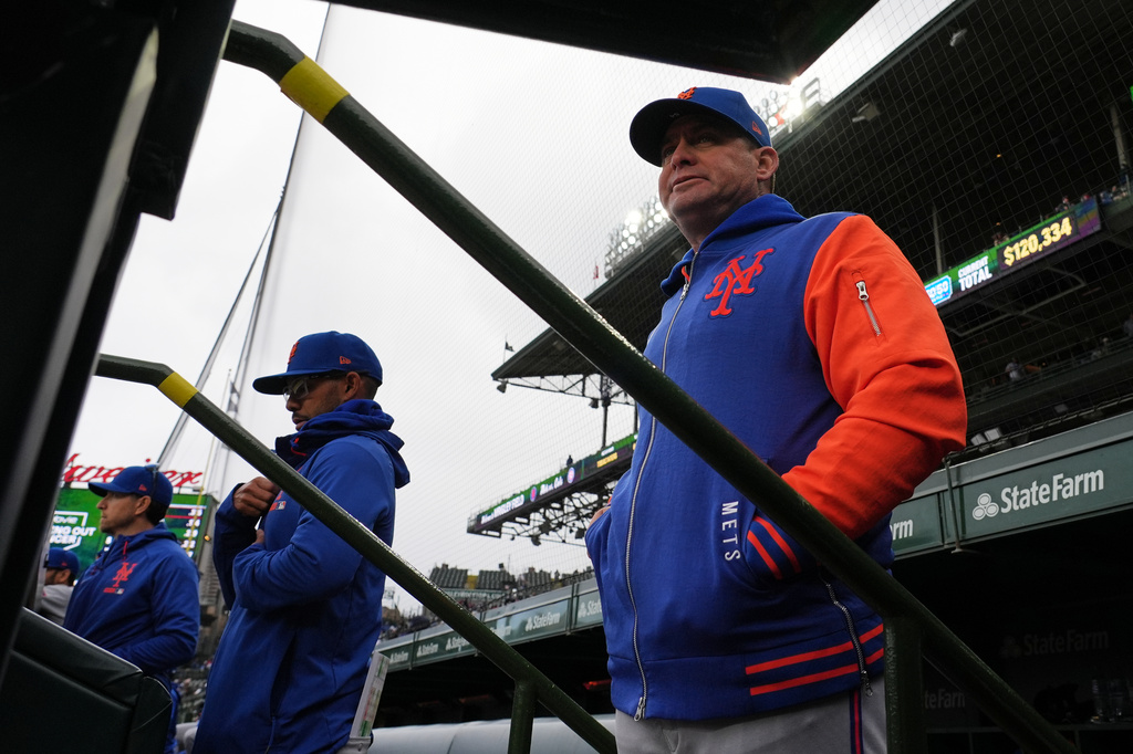 Mets back Carlos Mendoza during brutal 11-game losing streak