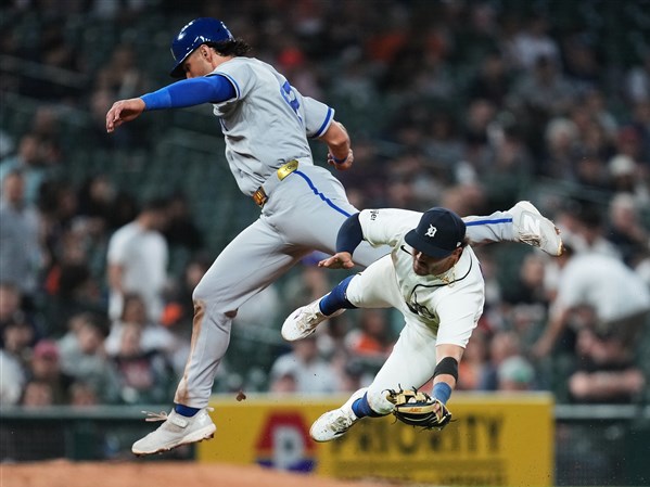 Wenceel Pérez hits 8th-inning homer as Tigers beat Royals 2-1 for 5th straight win