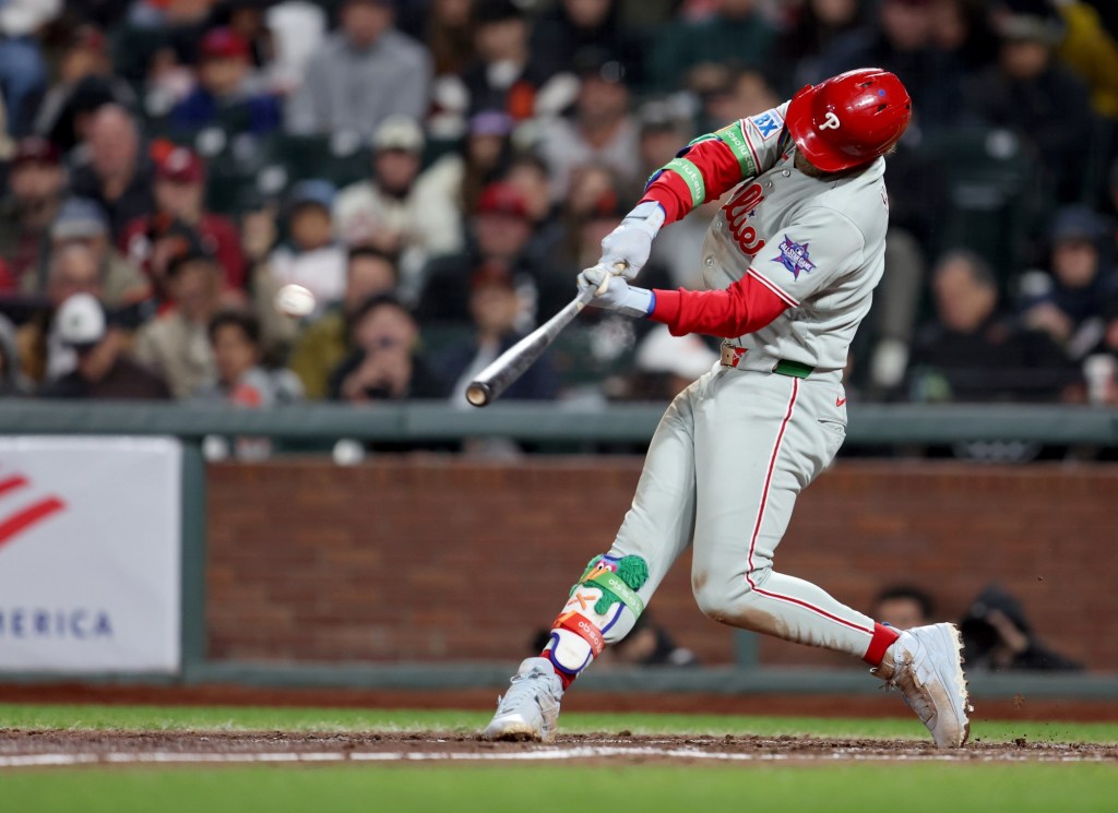 SF Giants can't hold four-run lead vs. Phillies, drop fourth game in a row