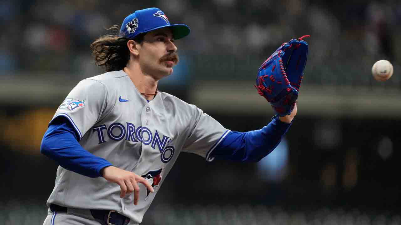 Cease’s gem goes to waste as quiet bats, nightmare eighth sink Blue Jays