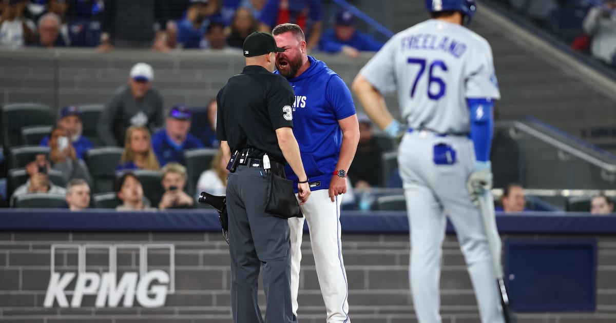 Toronto Blue Jays fall to Los Angeles Dodgers for sixth straight loss