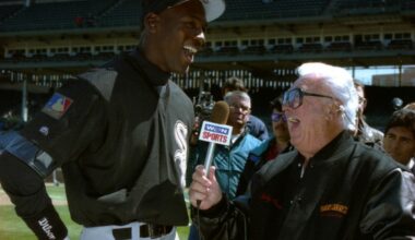 Michael Jordan bats for White Sox