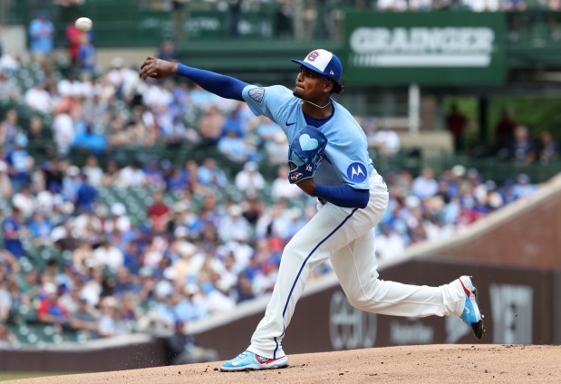 Chicago Cubs starting pitcher Edward Cabrera (30) delivers to the New York Mets in the first inning of a game at Wrigley Field in Chicago on April 17, 2026. (Chris Sweda/Chicago Tribune)