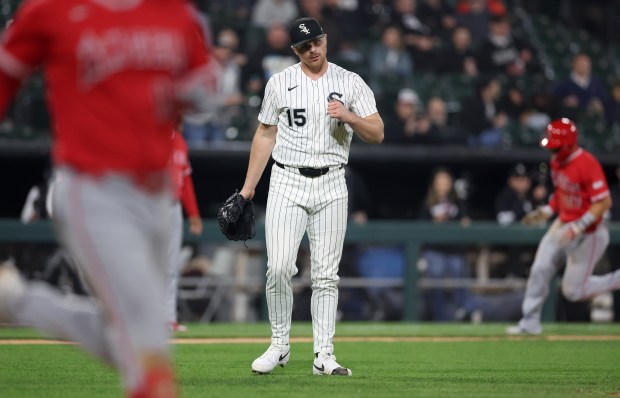 Chicago White Sox relief pitcher Sean Newcomb (15) celebrates after closing out the Los Angeles Angels in the seventh inning of a game at Rate Field in Chicago on April 28, 2026. (Chris Sweda/Chicago Tribune)