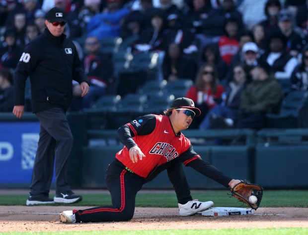 Chicago White Sox first baseman Munetaka Murakami catches a low throw on a ground out by Washington Nationals right fielder Joey Wiemer in the fourth inning of a game at Rate Field in Chicago on April 25, 2026. (Chris Sweda/Chicago Tribune)