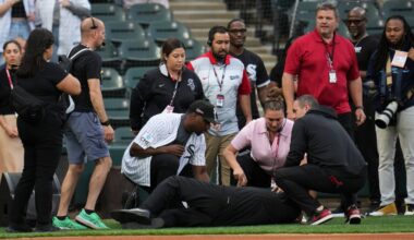 Chicago White Sox: Anthem singer hospitalized after collapsing