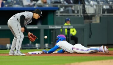 Chicago White Sox held to 2 hits in loss to Kansas City Royals