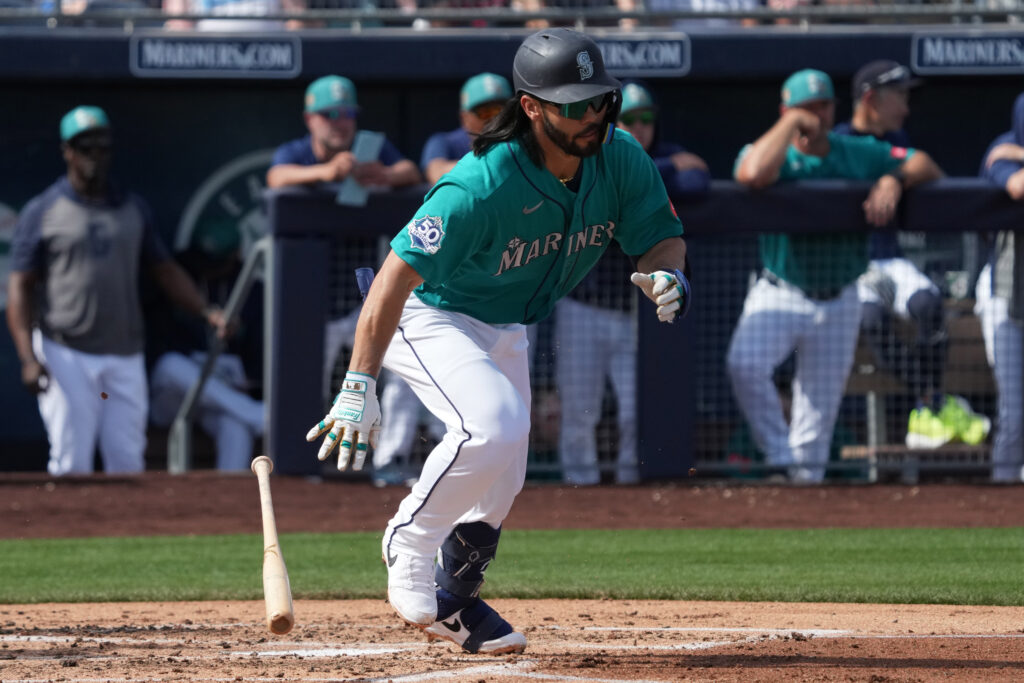 Mariners Select Connor Joe, Place Victor Robles On IL