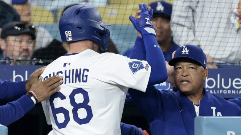 Dalton Rushing head backs to dugout, high-fiving Dave Roberts