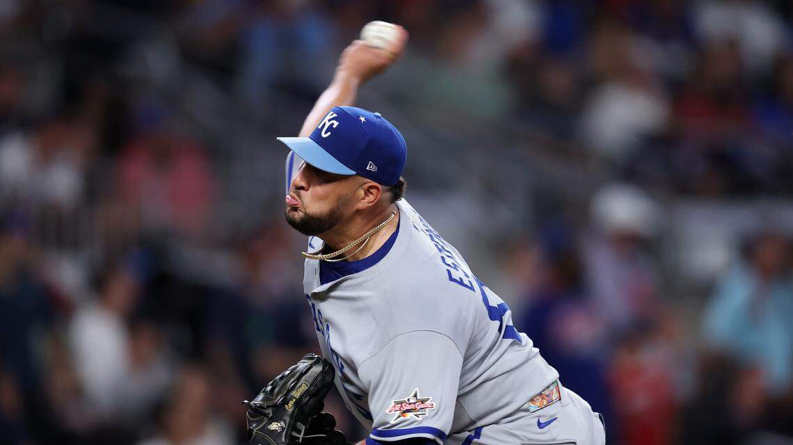 Royals place Carlos Estévez on IL with left foot contusion