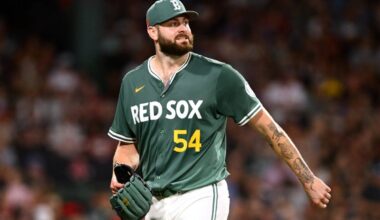 Cubs, Padres among teams interested in free agent Lucas Giolito: Sources