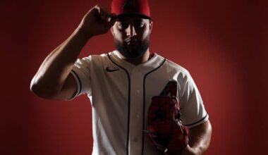 Diamondbacks Trade Right-Handed Pitcher to Milwaukee Brewers