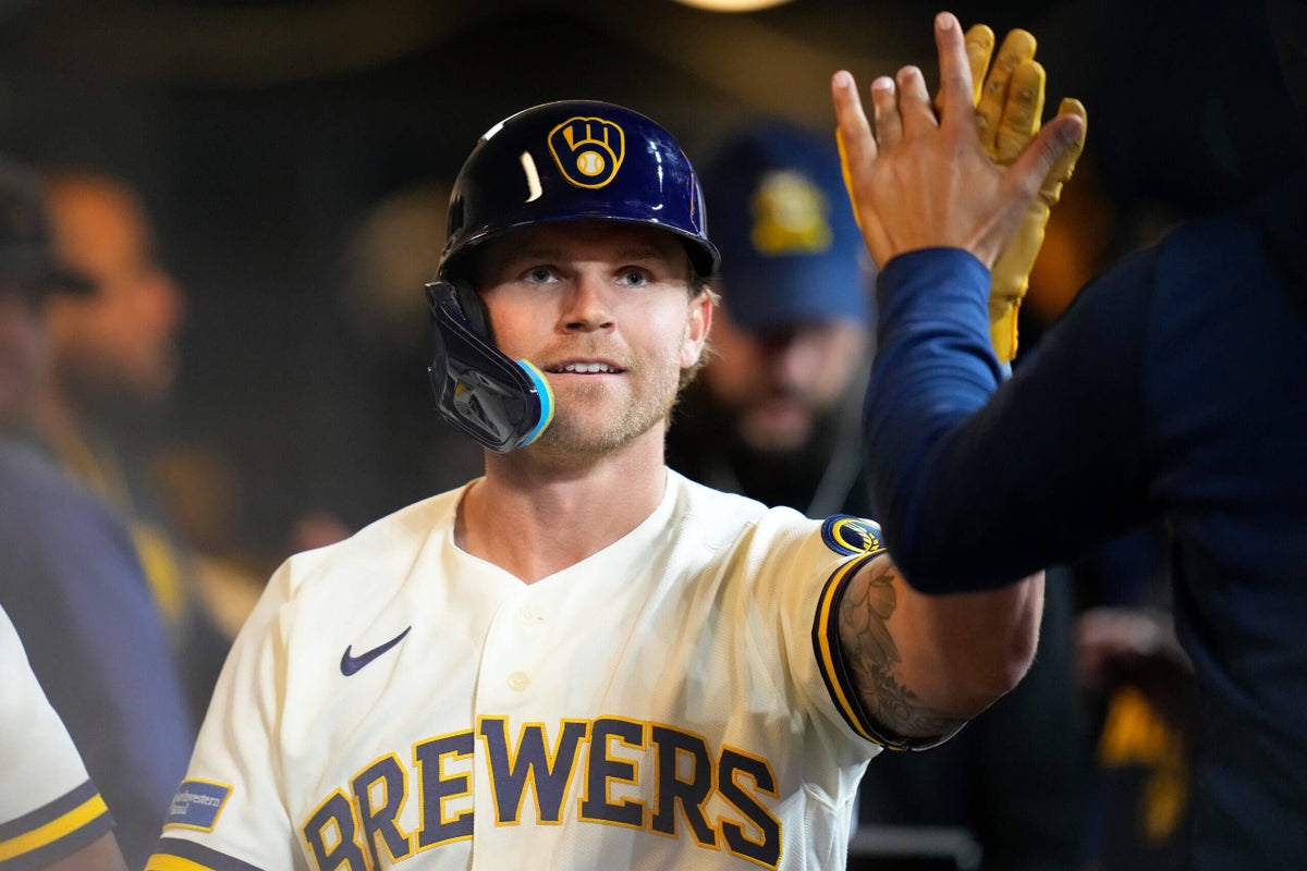 Embattled umpire CB Bucknor prompts laughter after latest blown call