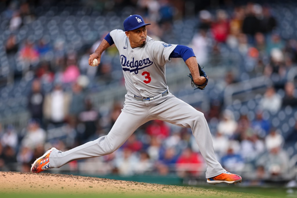Edwin Díaz pitching for the Los Angeles Dodgers.